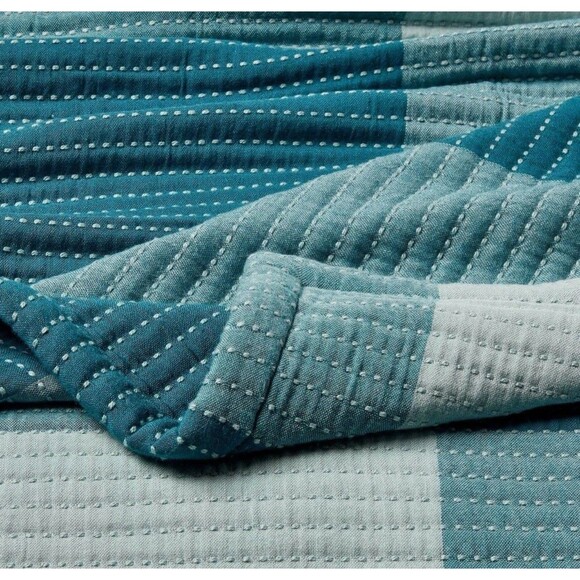 Full/Queen Spring Matelasse Blanket Oversized Gingham Blue - Threshold NEW - Picture 4 of 5